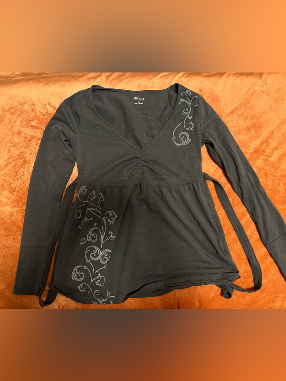 Mid Length Hollister Top!